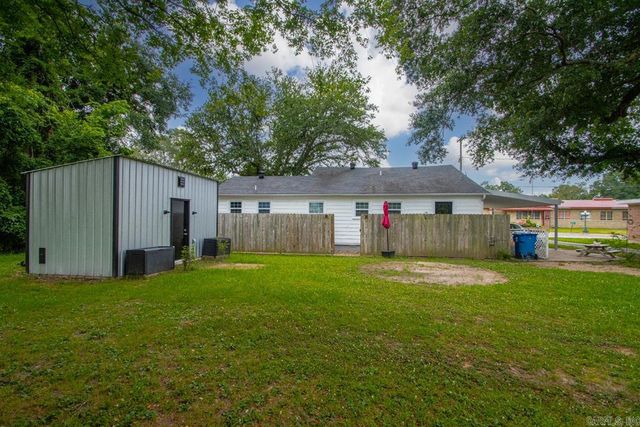 222 E Highland, Malvern, AR 72104