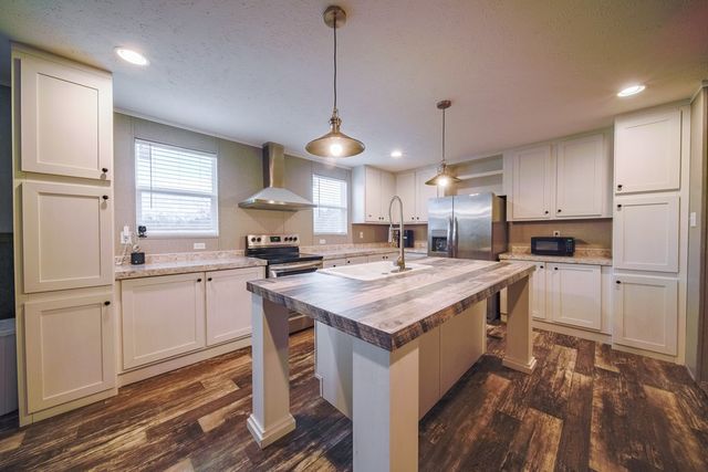 140 Lee Road 2166, Salem, AL 36874