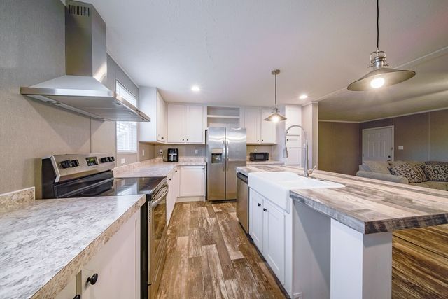 140 Lee Road 2166, Salem, AL 36874