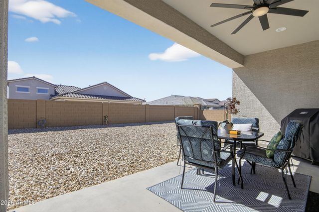 18601 W COTTONTAIL Lane, Surprise, AZ 85387