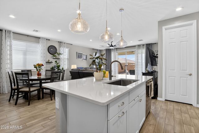 18601 W COTTONTAIL Lane, Surprise, AZ 85387