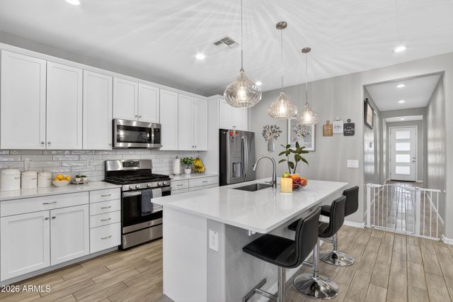 18601 W COTTONTAIL Lane, Surprise, AZ 85387