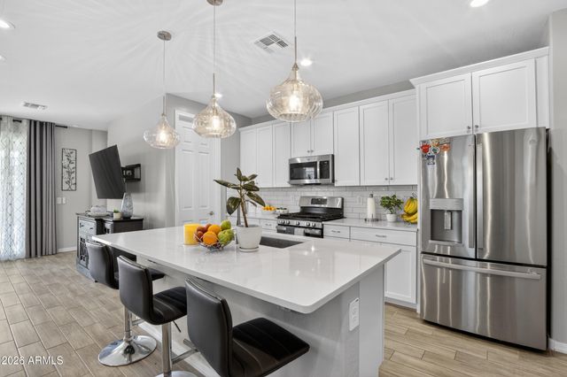 18601 W COTTONTAIL Lane, Surprise, AZ 85387