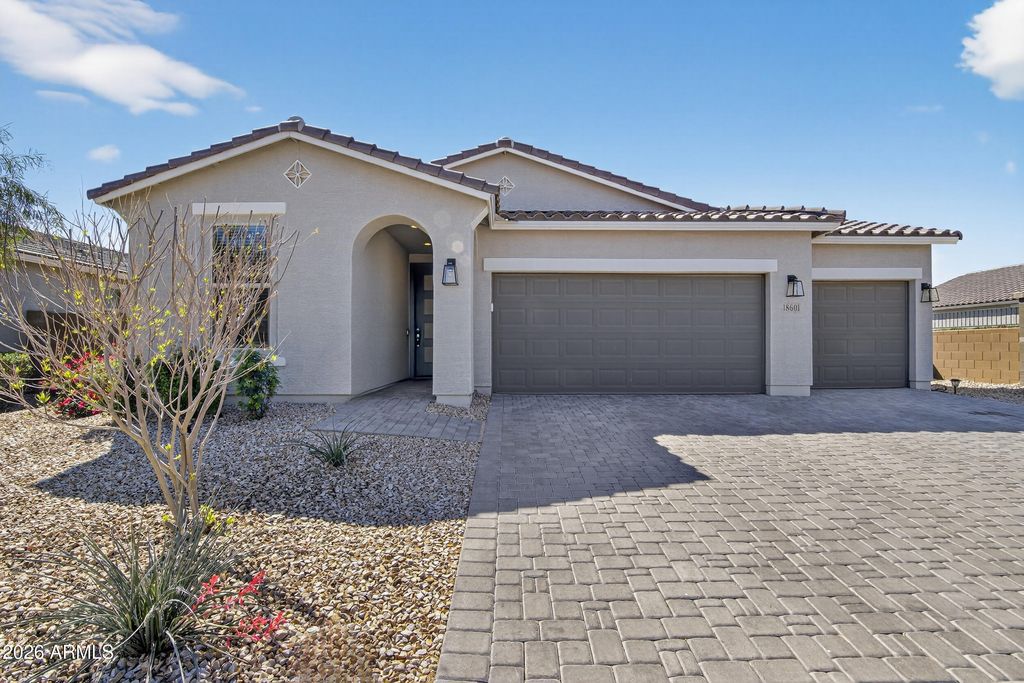 18601 W COTTONTAIL Lane, Surprise, AZ 85387
