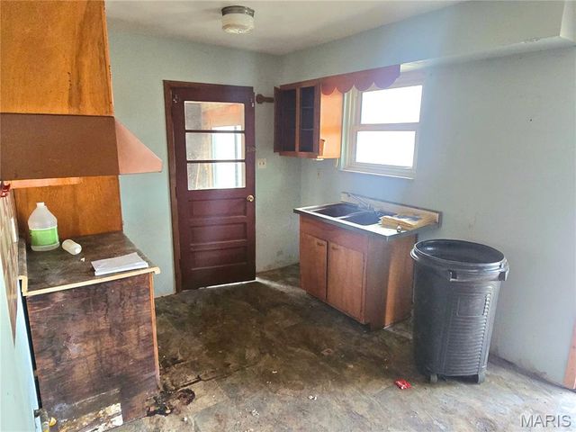 3311 S Belt W, Belleville, IL 62226