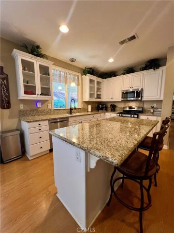 140 Mccarron Way, Hemet, CA 92545