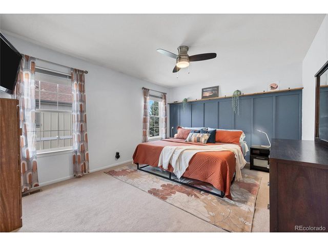 893 S Evanston Cir, Aurora, CO 80012