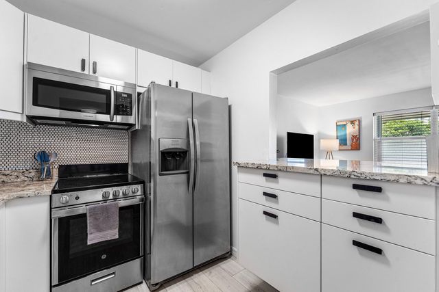 150 Horizon Street E, Boynton Beach, FL 33435