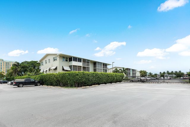 150 Horizon Street E, Boynton Beach, FL 33435