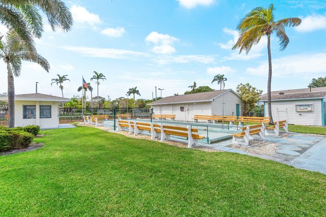 150 Horizon Street E, Boynton Beach, FL 33435