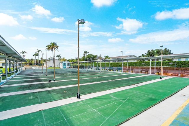 150 Horizon Street E, Boynton Beach, FL 33435