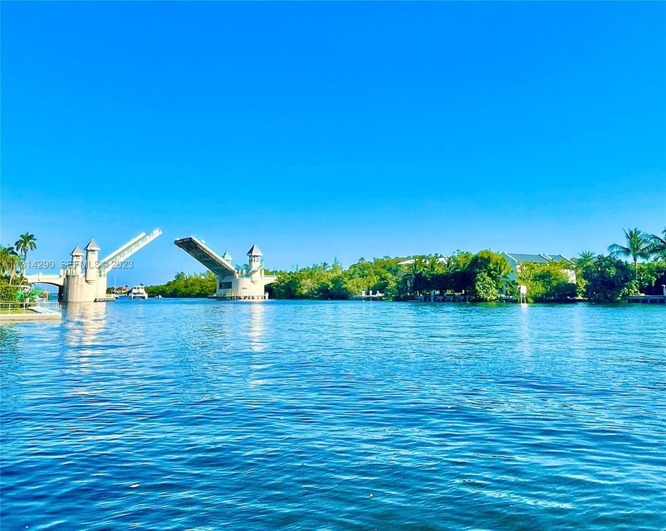 150 Horizon Street E, Boynton Beach, FL 33435