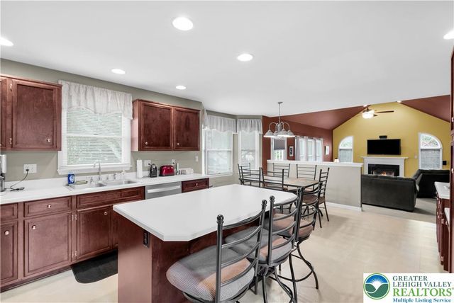 2438 Blue Jay Drive, Upper Nazareth Twp, PA 18064