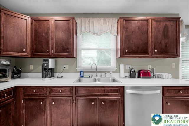 2438 Blue Jay Drive, Upper Nazareth Twp, PA 18064