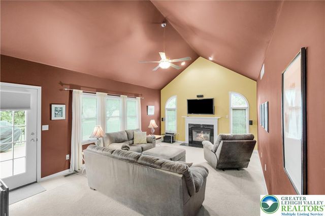 2438 Blue Jay Drive, Upper Nazareth Twp, PA 18064