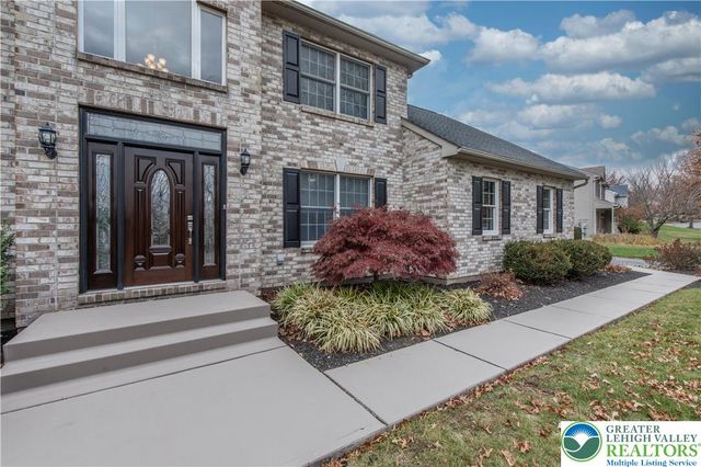 2438 Blue Jay Drive, Upper Nazareth Twp, PA 18064