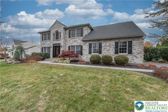 2438 Blue Jay Drive, Upper Nazareth Twp, PA 18064