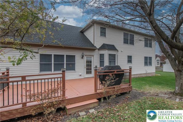 2438 Blue Jay Drive, Upper Nazareth Twp, PA 18064