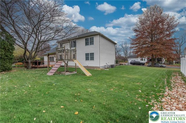 2438 Blue Jay Drive, Upper Nazareth Twp, PA 18064