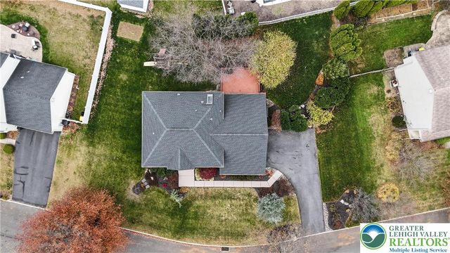 2438 Blue Jay Drive, Upper Nazareth Twp, PA 18064