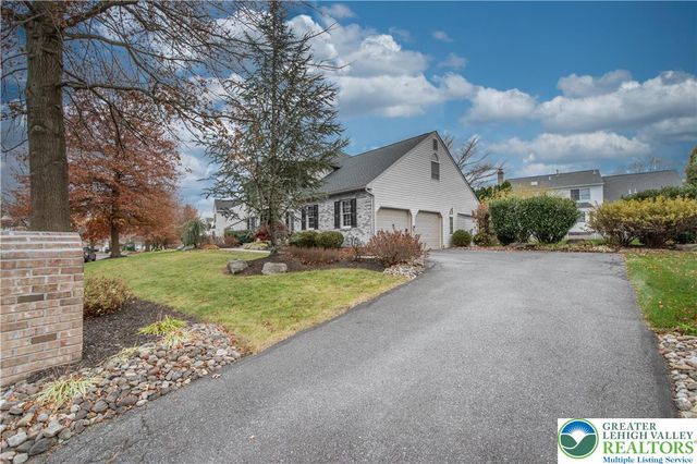 2438 Blue Jay Drive, Upper Nazareth Twp, PA 18064
