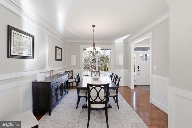 9206 FERNWOOD RD, Bethesda, MD 20817