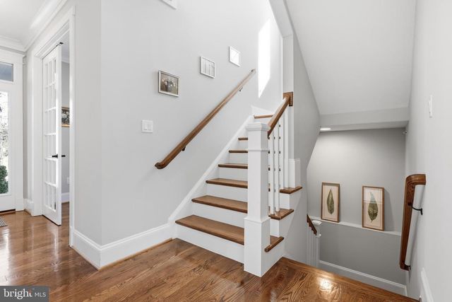 9206 FERNWOOD RD, Bethesda, MD 20817