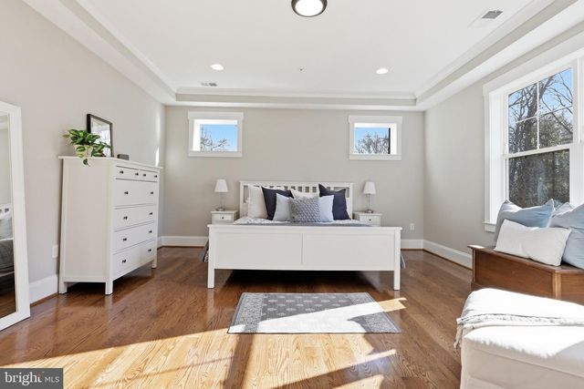 9206 FERNWOOD RD, Bethesda, MD 20817