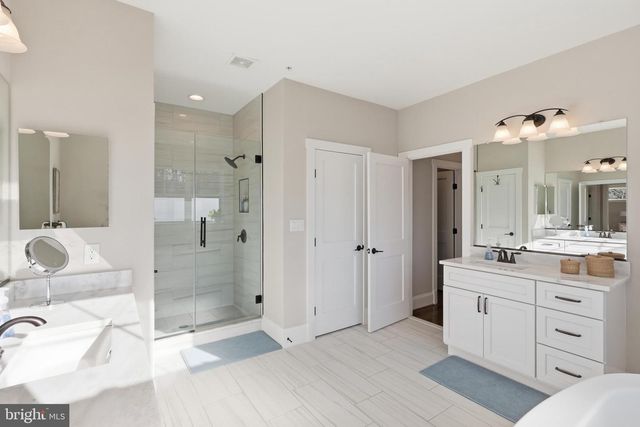 9206 FERNWOOD RD, Bethesda, MD 20817