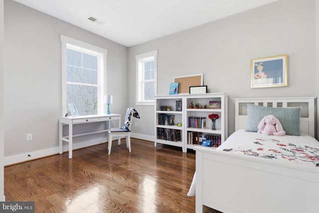 9206 FERNWOOD RD, Bethesda, MD 20817