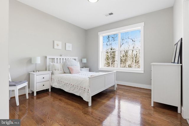 9206 FERNWOOD RD, Bethesda, MD 20817