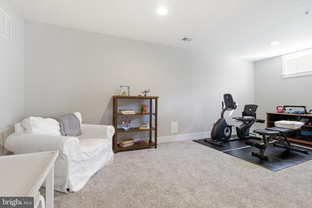 9206 FERNWOOD RD, Bethesda, MD 20817