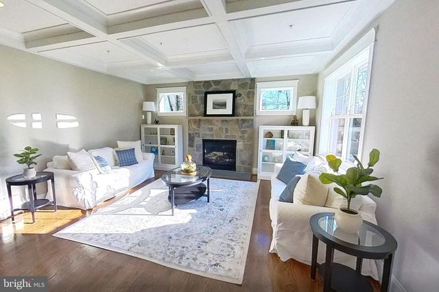 9206 FERNWOOD RD, Bethesda, MD 20817