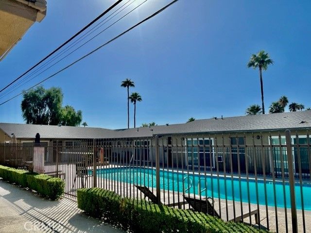 685 E Vista Chino A, Palm Springs, CA 92262
