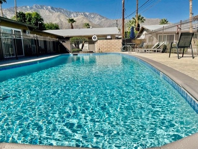 685 E Vista Chino A, Palm Springs, CA 92262
