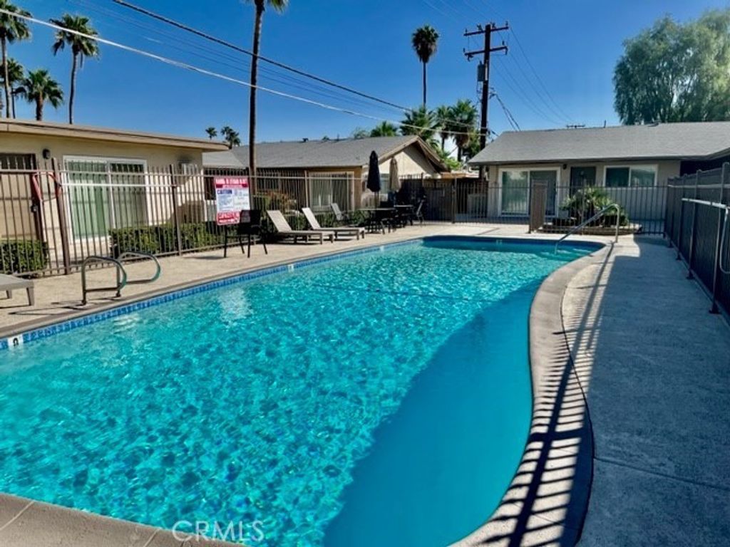685 E Vista Chino A, Palm Springs, CA 92262