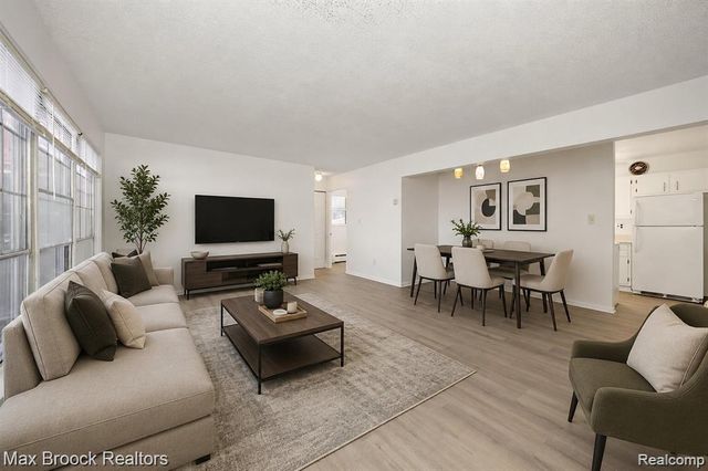 3206 Shenandoah Drive 2, Royal Oak, MI 48073
