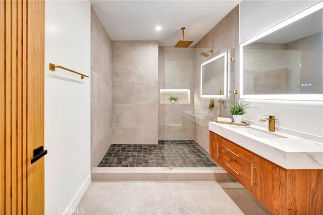 24247 Park Granada, Calabasas, CA 91302