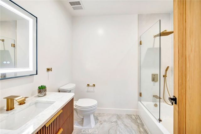 24247 Park Granada, Calabasas, CA 91302
