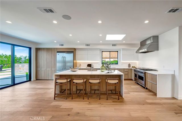24247 Park Granada, Calabasas, CA 91302