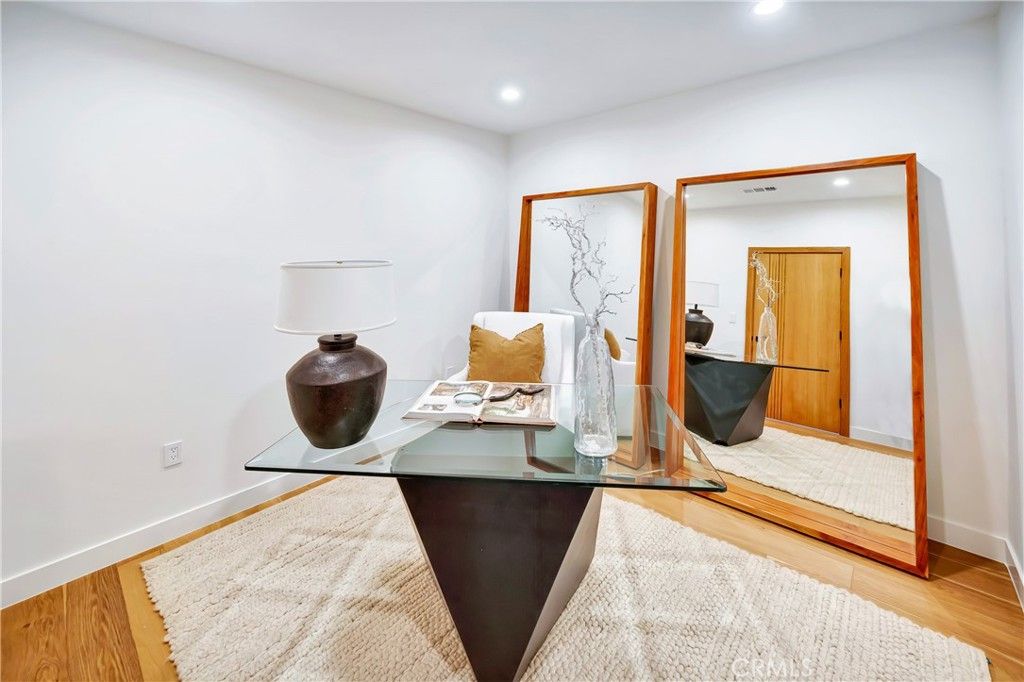 Image 10 of property listing at 24247 Park Granada, Calabasas, CA 91302