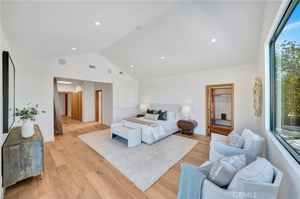 Image 13 of property listing at 24247 Park Granada, Calabasas, CA 91302