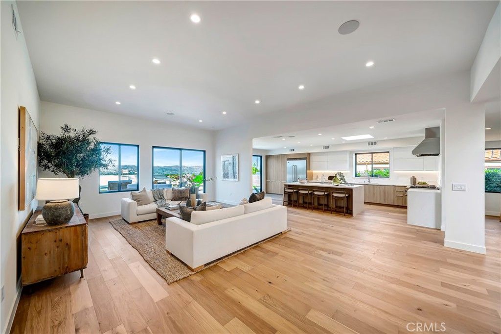 Image 5 of property listing at 24247 Park Granada, Calabasas, CA 91302