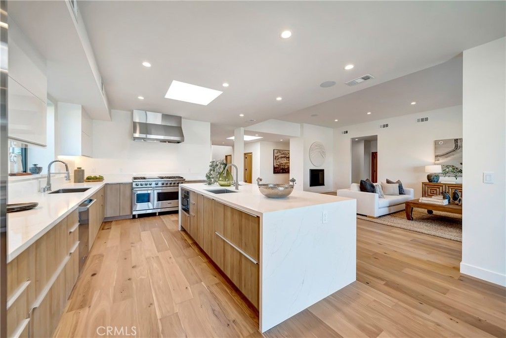 Image 7 of property listing at 24247 Park Granada, Calabasas, CA 91302