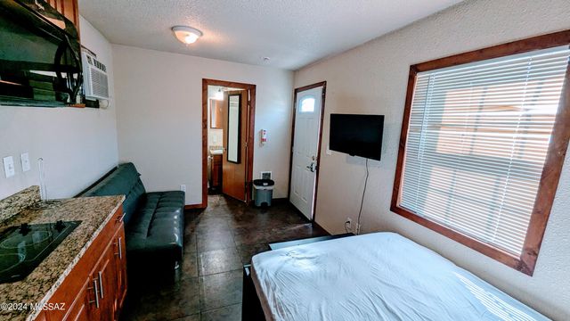 121 E Roger Road, Tucson, AZ 85705