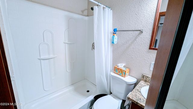 121 E Roger Road, Tucson, AZ 85705