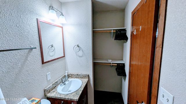 121 E Roger Road, Tucson, AZ 85705