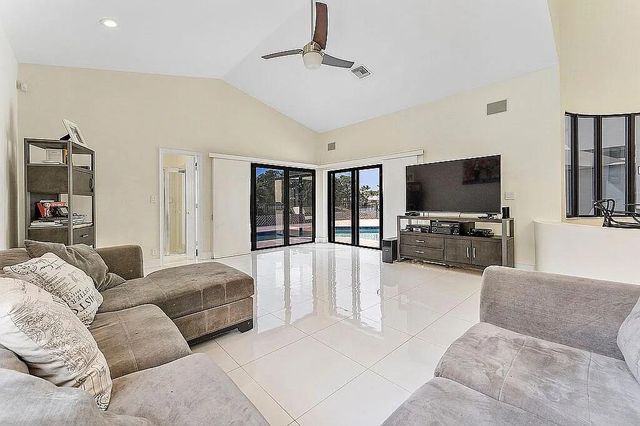 4551 NW 26th Place, Boca Raton, FL 33434