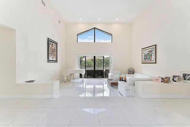 4551 NW 26th Place, Boca Raton, FL 33434