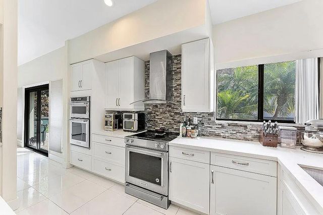 4551 NW 26th Place, Boca Raton, FL 33434